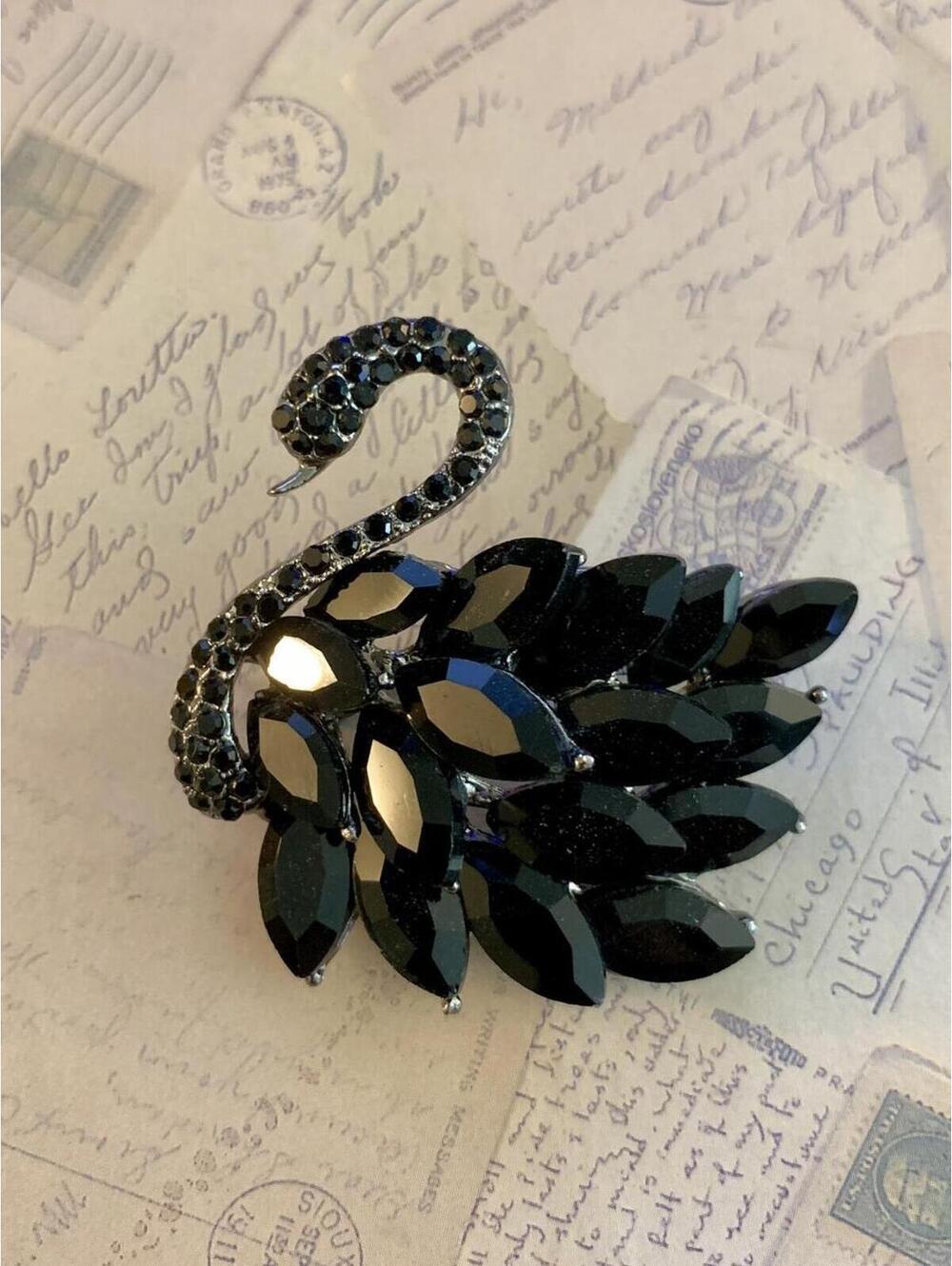Elegant Gunmetal Statement Swan Marquise Crystals Rhinestones Centerpiece Brooch